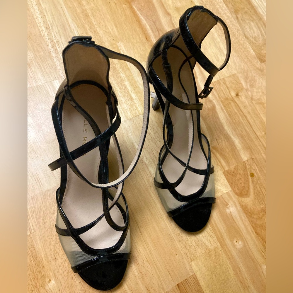 Beautiful NWOB Leather Stiletto with Mesh Detail Size 71/2